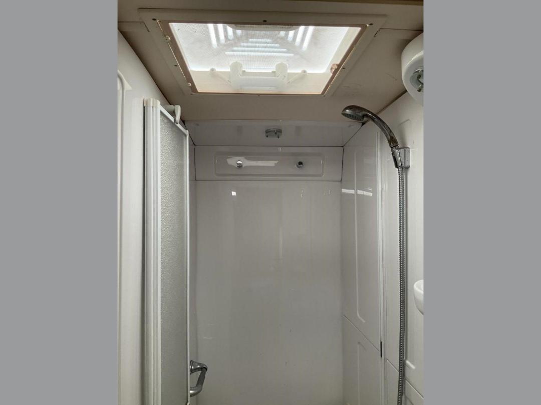 Photo '30' of Ace Jubilee Envoy Caravan - Single Photo '30' of Ace Jubilee Envoy Caravan - Single