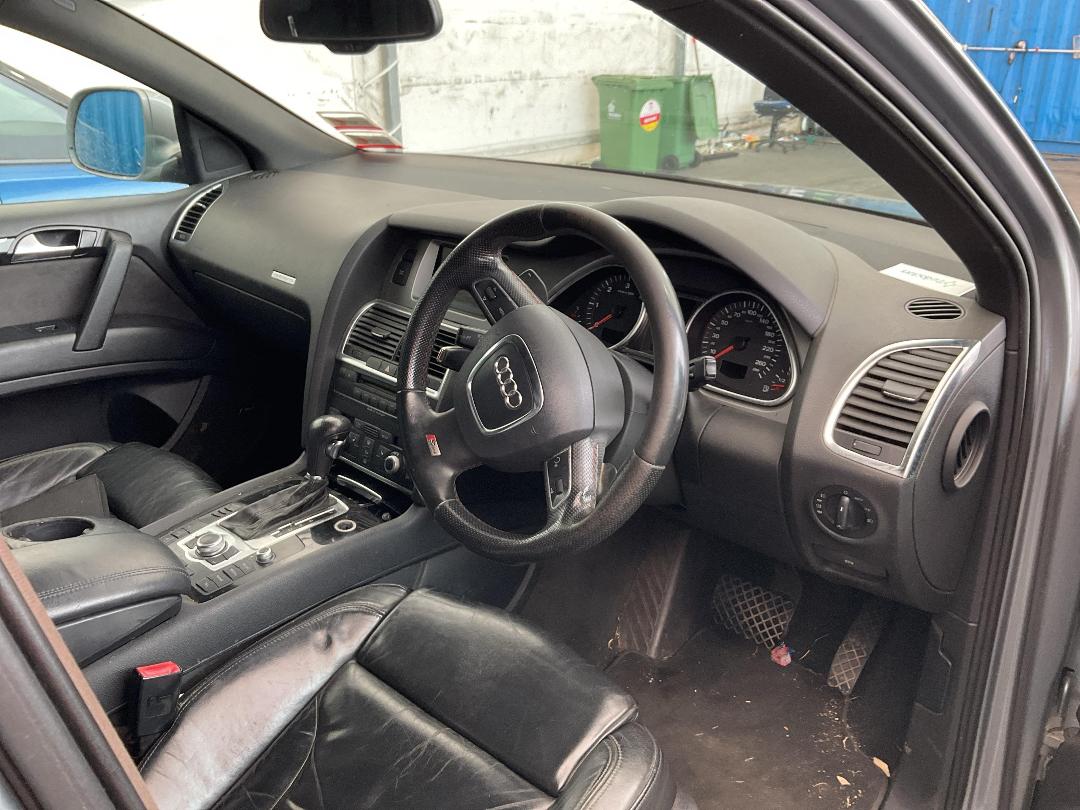 Photo '23' of Audi Q7 TDI Quattro TIP S-Line Photo '23' of Audi Q7 TDI Quattro TIP S-Line