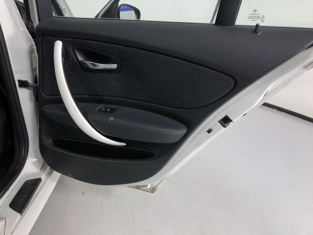 Photo '17' of BMW 1 Series 118I E87