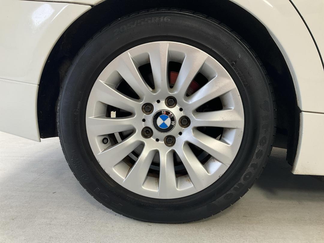 Photo '12' of BMW 320I Photo '12' of BMW 320I