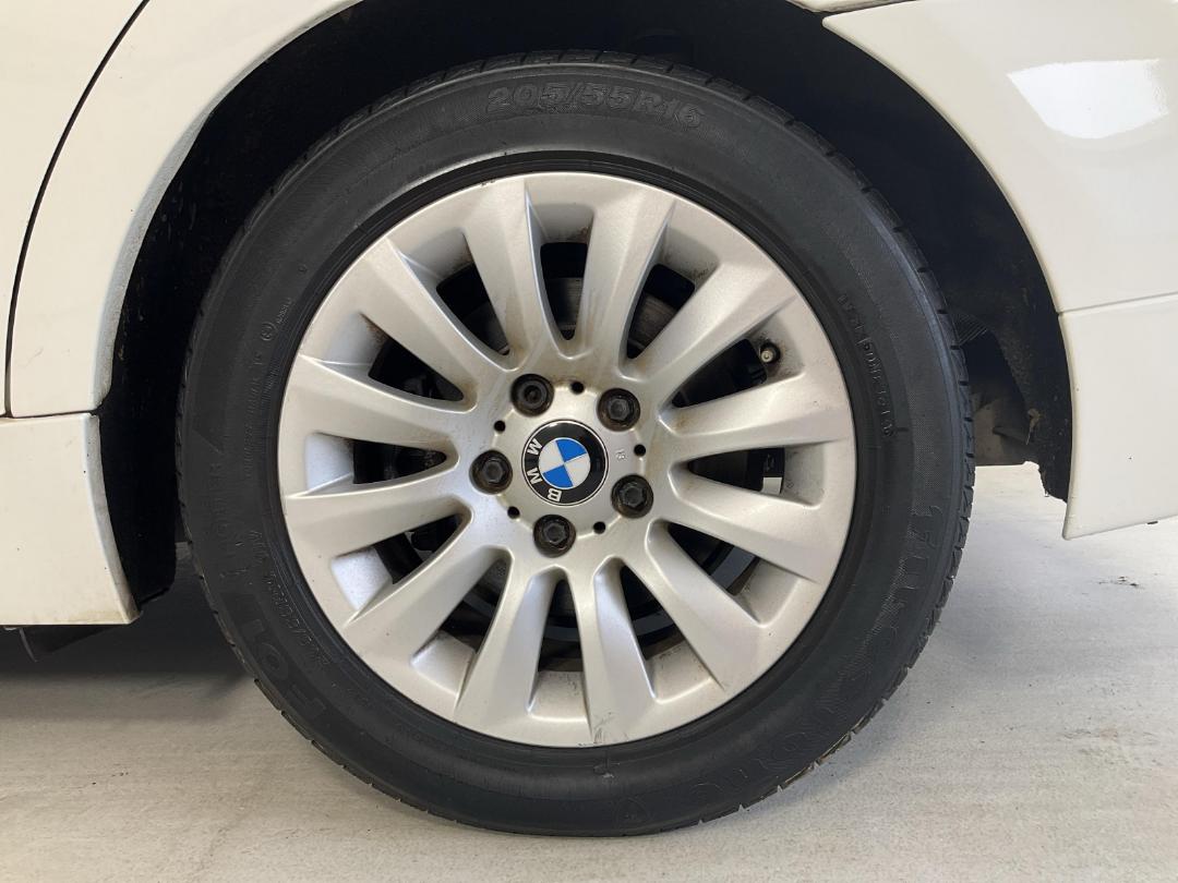 Photo '11' of BMW 320I Photo '11' of BMW 320I