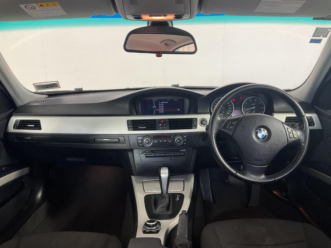 Photo '17' of BMW 320I Photo '17' of BMW 320I