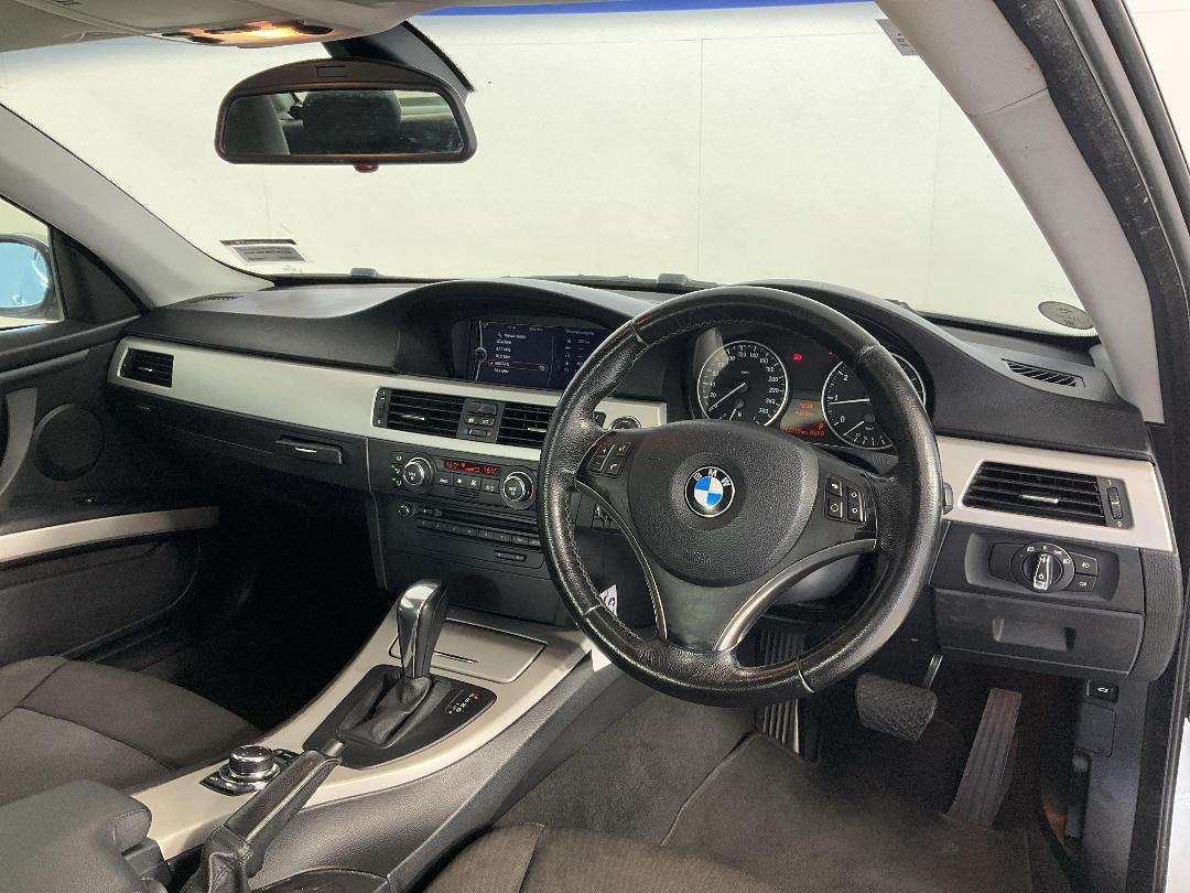 Photo '17' of BMW 320I