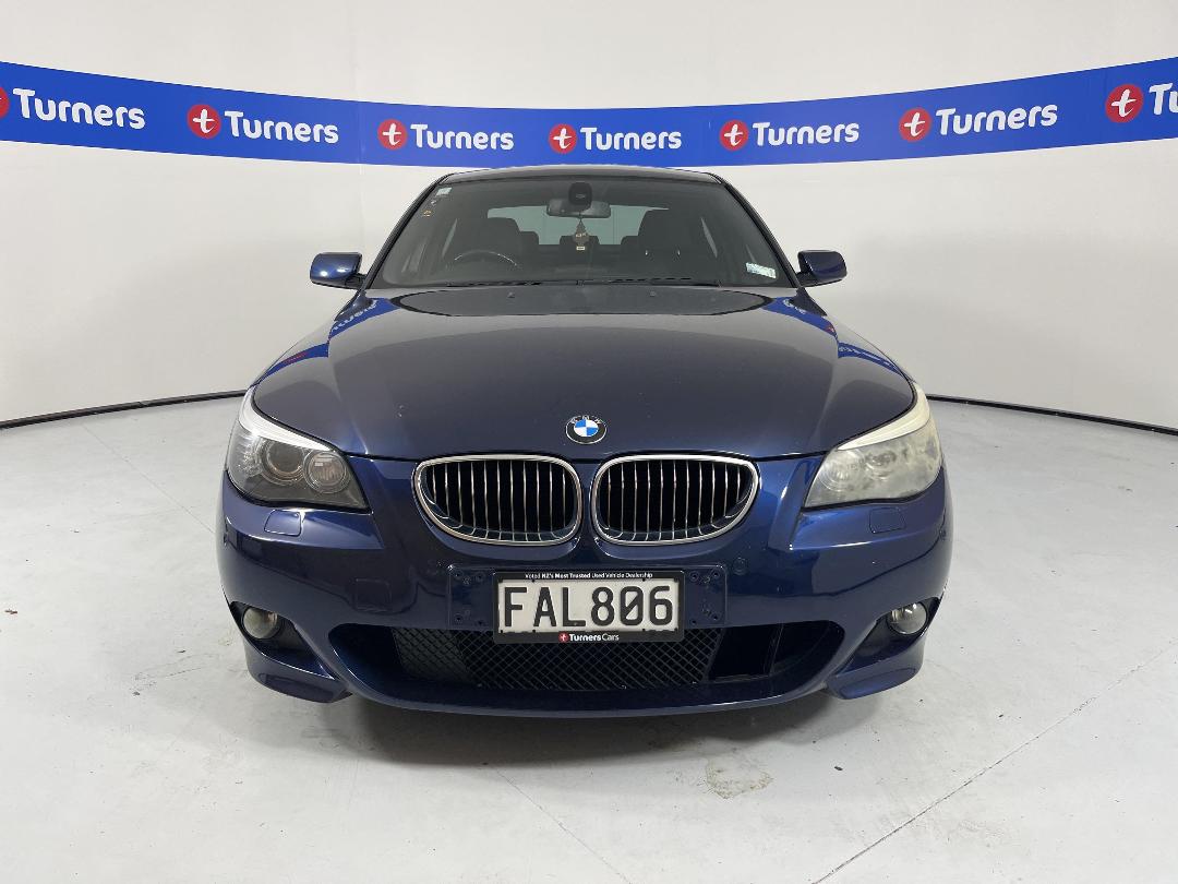 Photo '2' of BMW 5 Series Photo '2' of BMW 5 Series