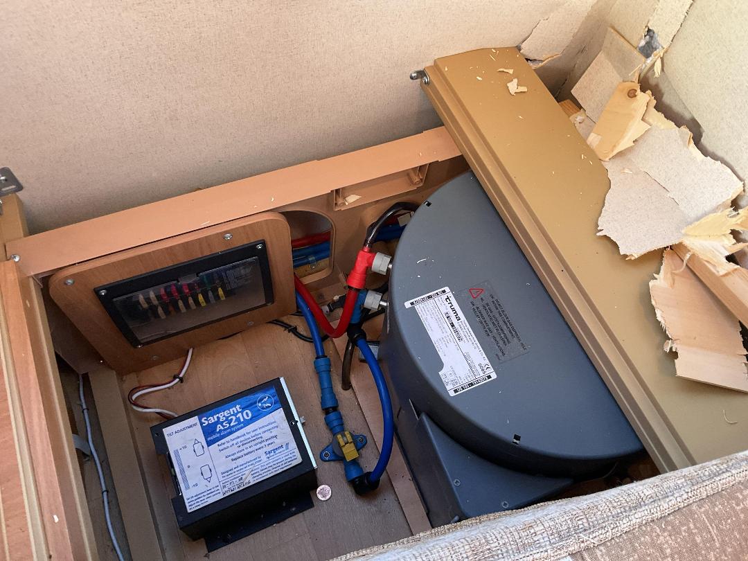 Photo '22' of CARAVAN ACE