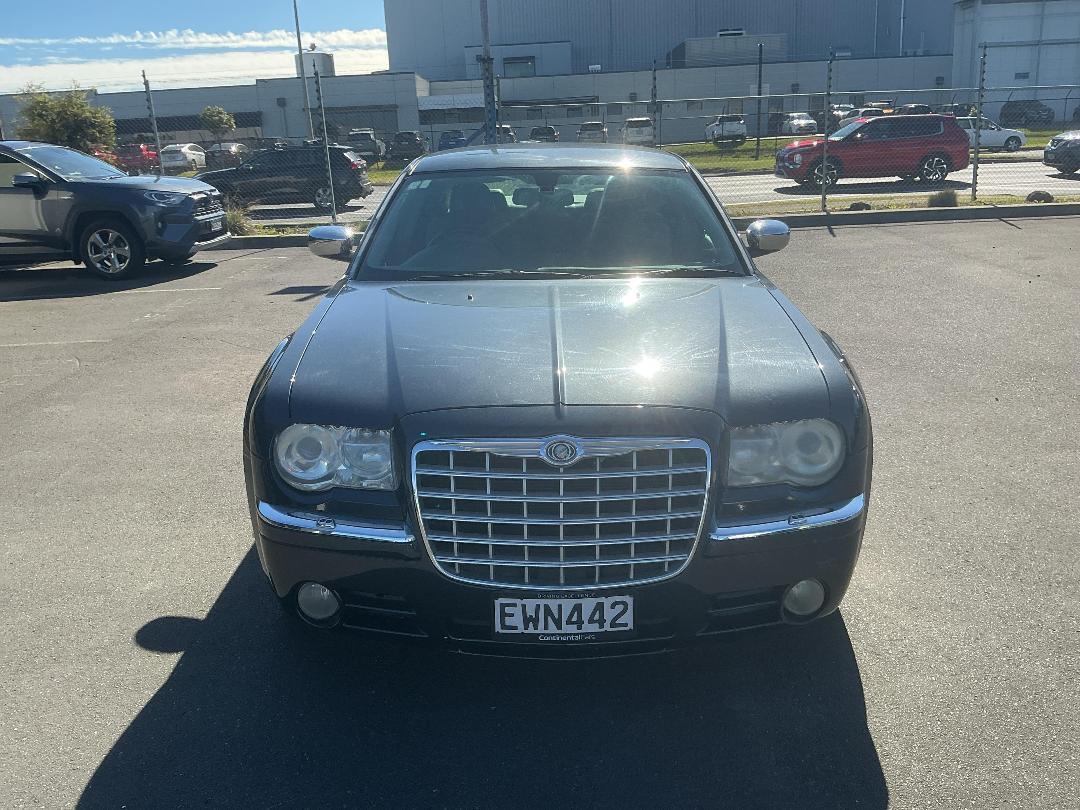 Photo '2' of Chrysler 300 C V8 Photo '2' of Chrysler 300 C V8