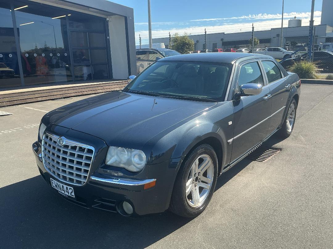 Photo '3' of Chrysler 300 C V8 Photo '3' of Chrysler 300 C V8