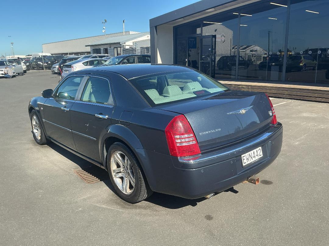 Photo '4' of Chrysler 300 C V8 Photo '4' of Chrysler 300 C V8