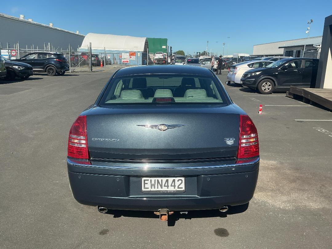 Photo '5' of Chrysler 300 C V8 Photo '5' of Chrysler 300 C V8