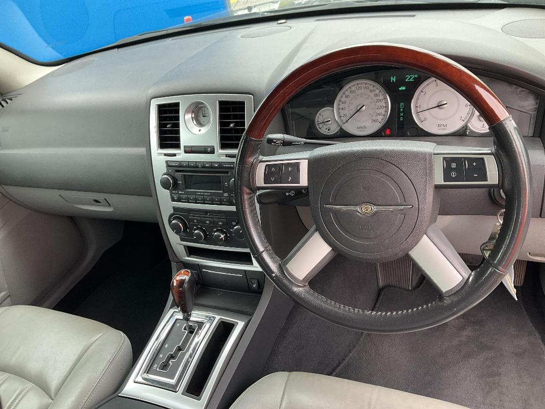 Photo '9' of Chrysler 300 C V8