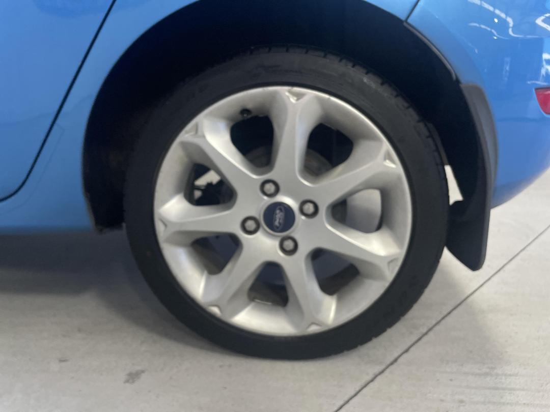 Photo '11' of Ford Fiesta