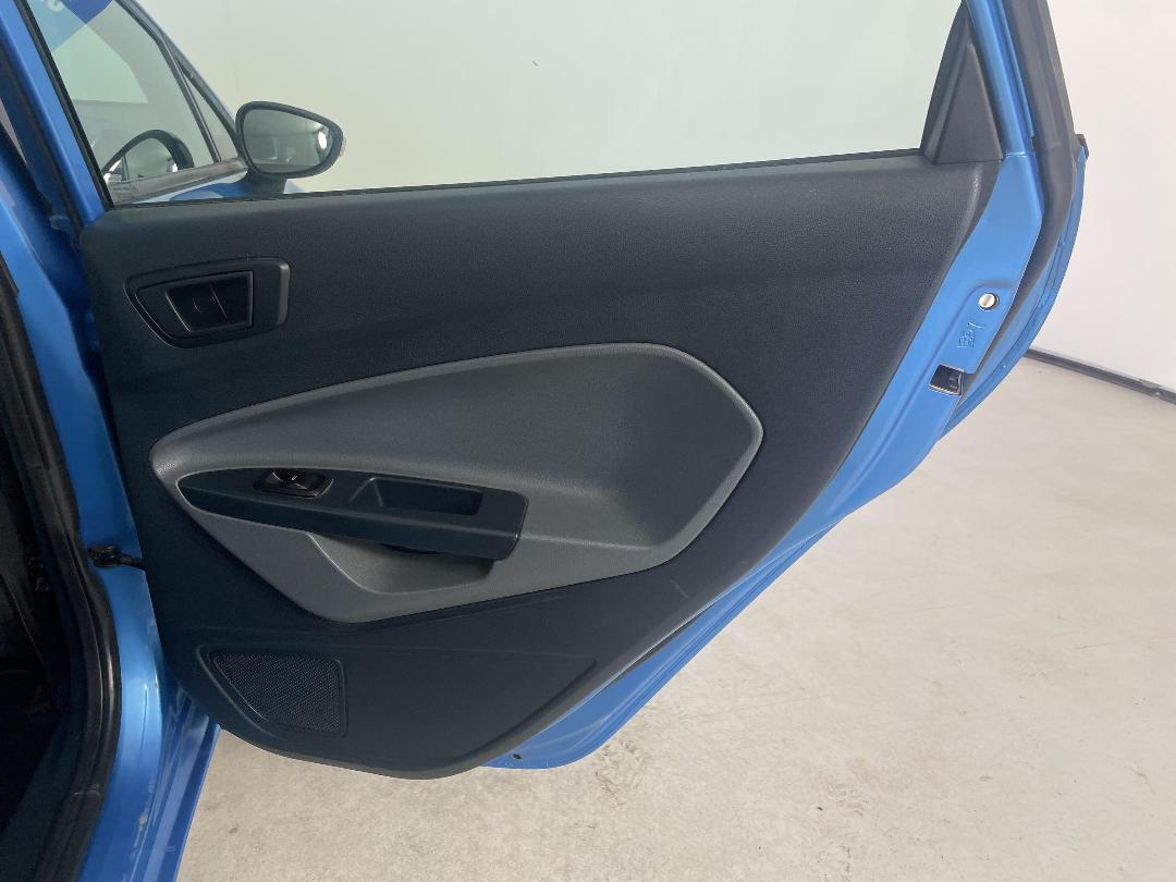 Photo '19' of Ford Fiesta