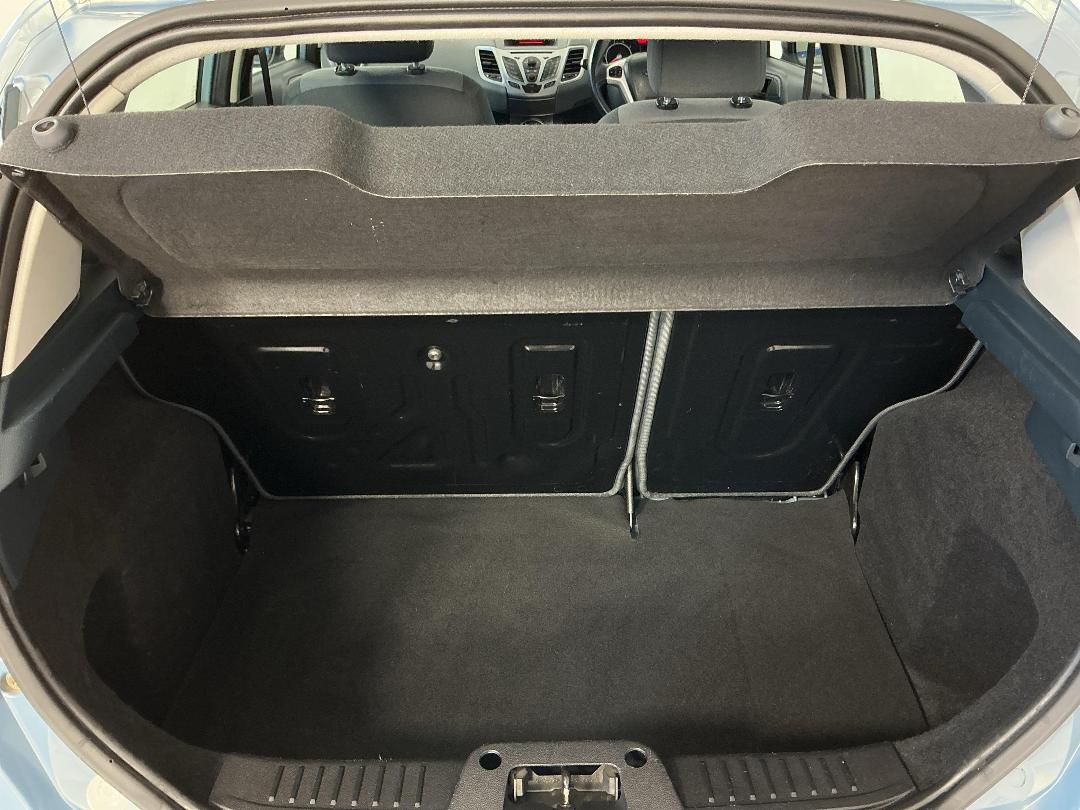 Photo '14' of Ford Fiesta