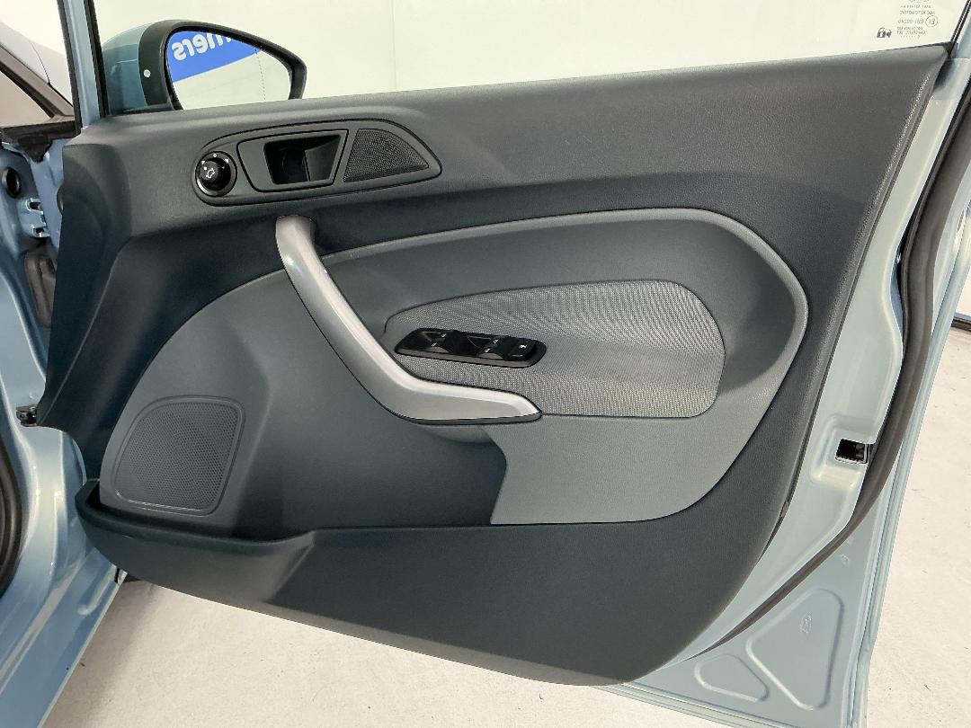 Photo '15' of Ford Fiesta