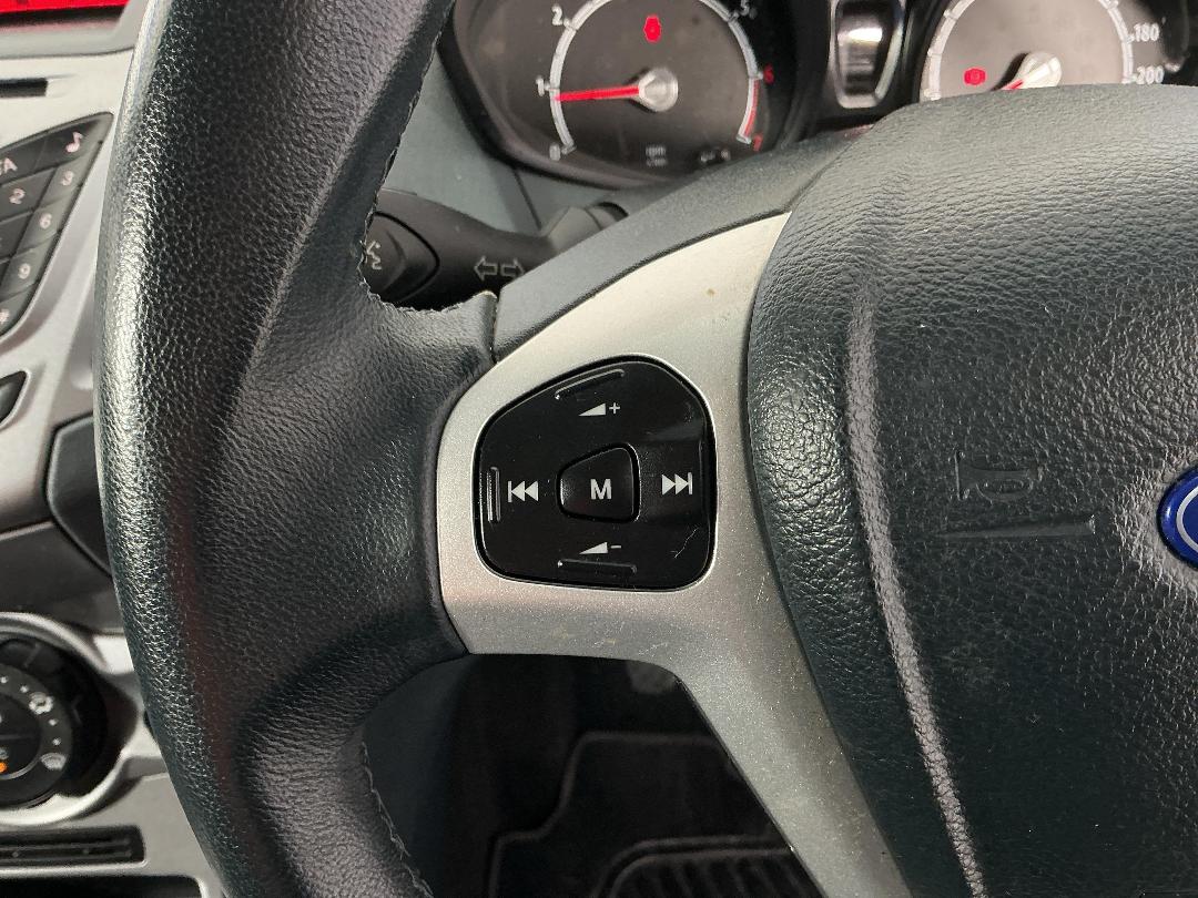 Photo '23' of Ford Fiesta