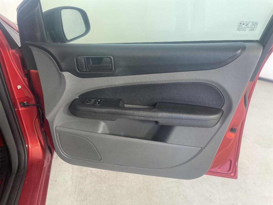 Photo '15' of Ford Focus Photo '15' of Ford Focus