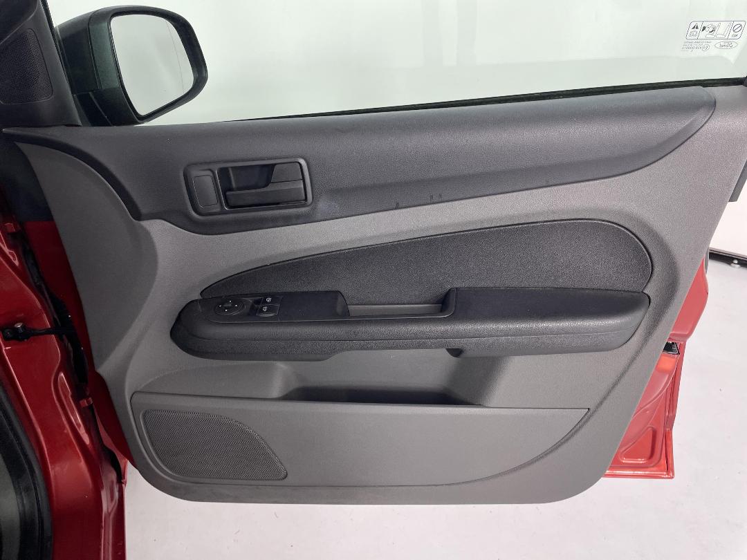 Photo '15' of Ford Focus