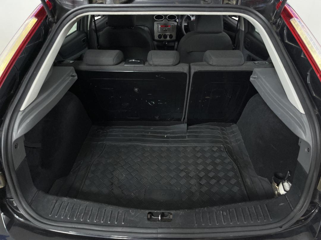 Photo '12' of Ford Focus