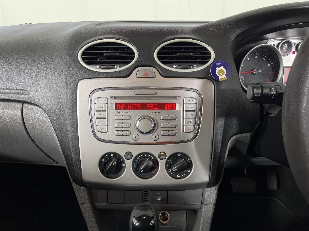 Photo '16' of Ford Focus