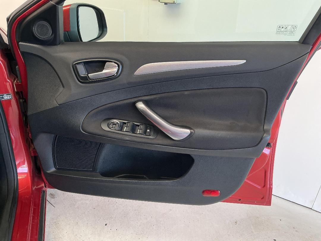 Photo '15' of Ford Mondeo Photo '15' of Ford Mondeo