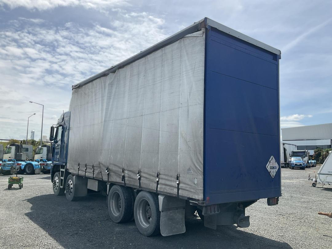 Photo '5' of Freightliner Argosy TSB Curtainsider
