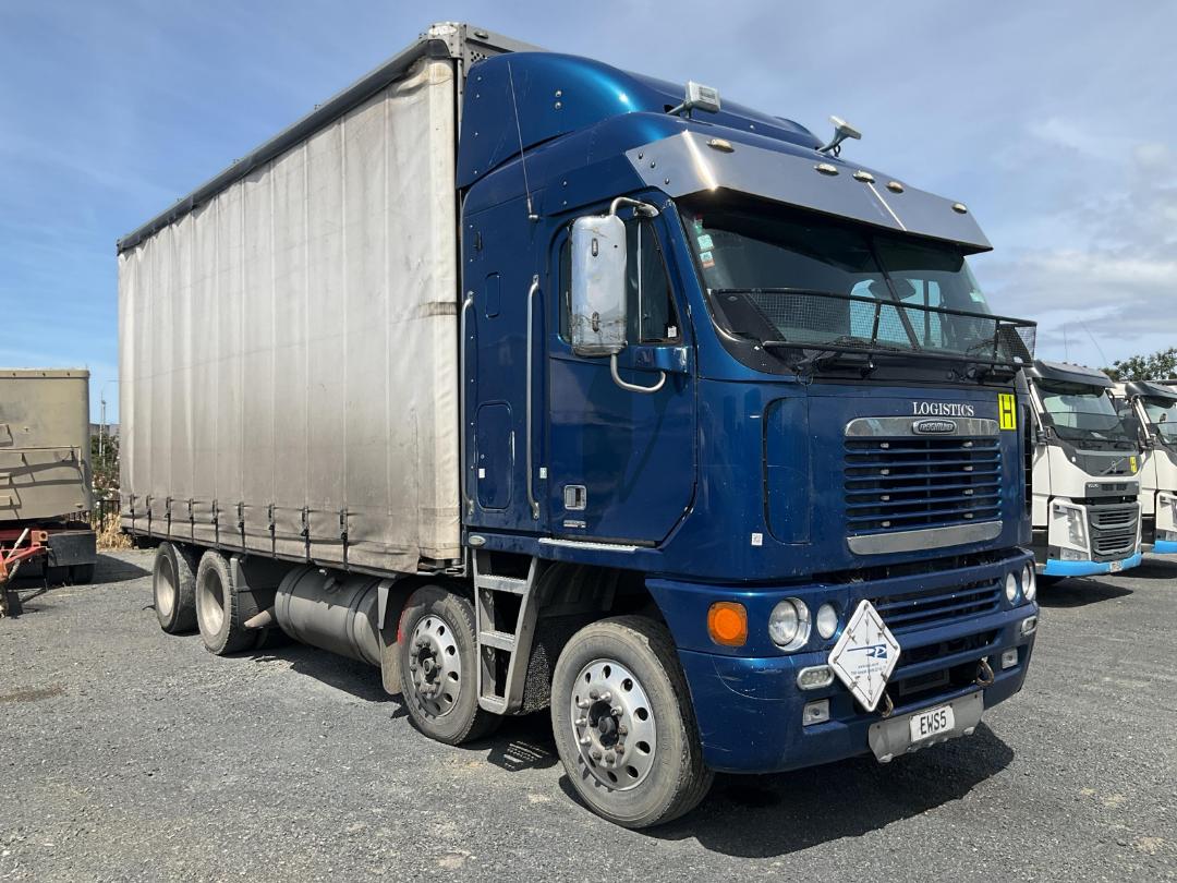 Photo '3' of Freightliner Argosy TSB Curtainsider