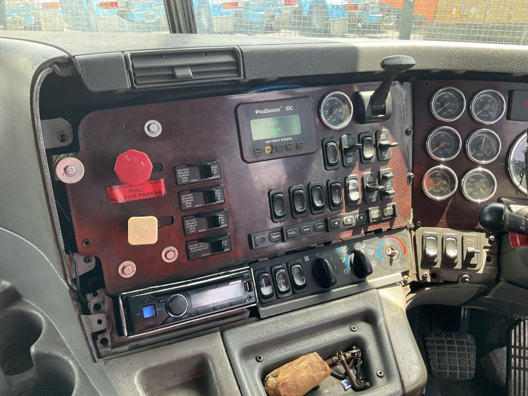 Photo '12' of Freightliner Argosy TSB Curtainsider