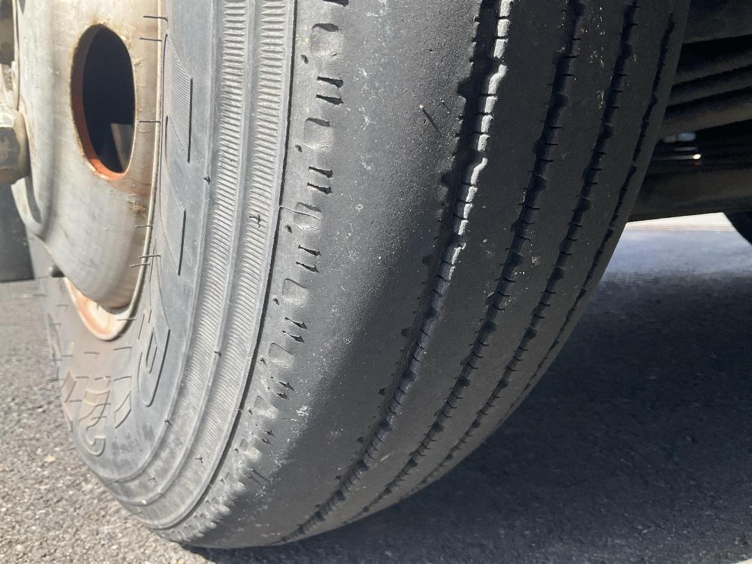 Photo '17' of HINO DUTRO FLATDECK Flat Deck Photo '17' of HINO DUTRO FLATDECK Flat Deck