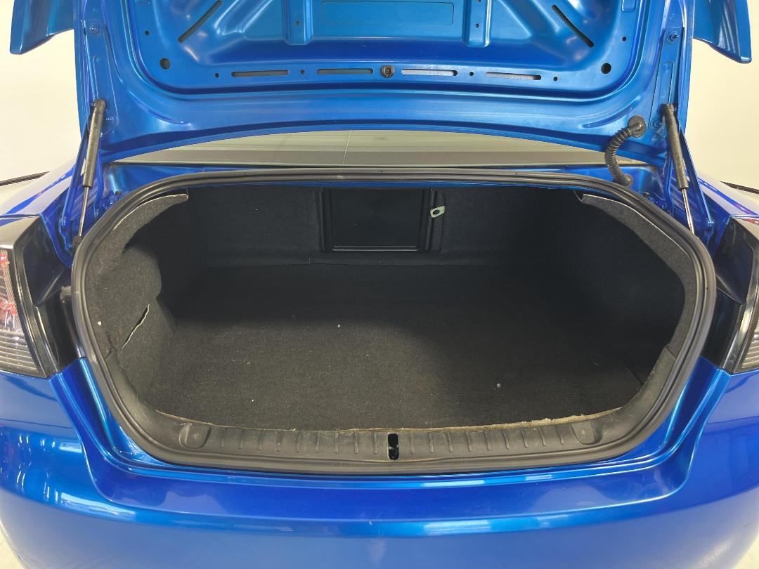 Photo '14' of Holden Commodore Photo '14' of Holden Commodore