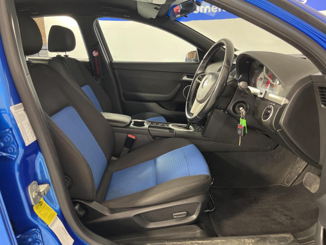 Photo '16' of Holden Commodore Photo '16' of Holden Commodore