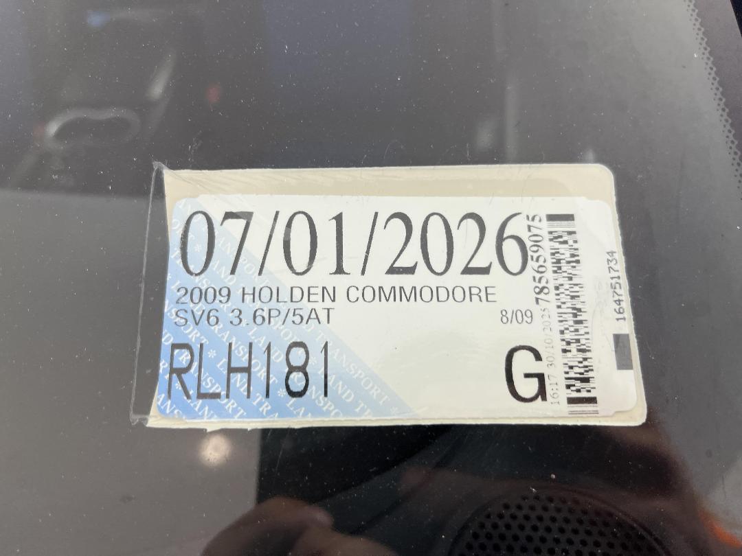 Photo '27' of Holden Commodore Photo '27' of Holden Commodore