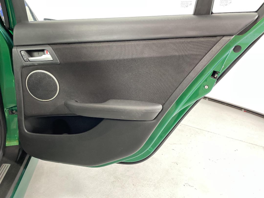 Photo '19' of Holden Commodore Photo '19' of Holden Commodore