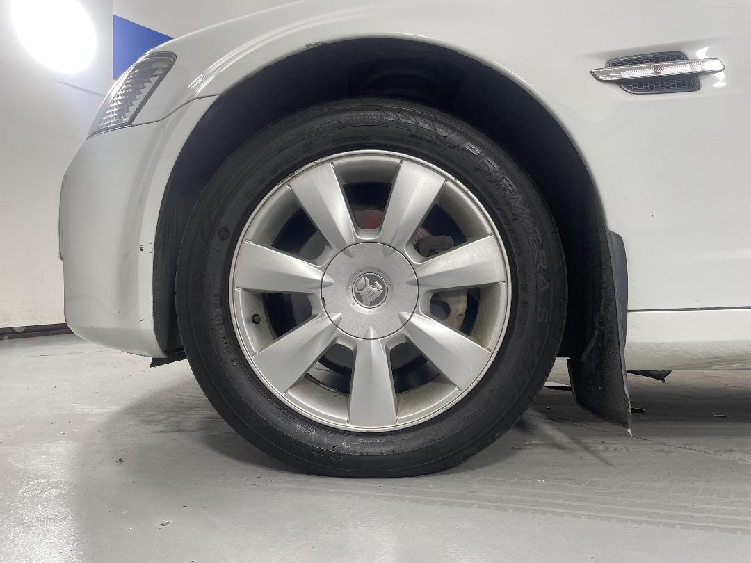 Photo '10' of Holden Commodore