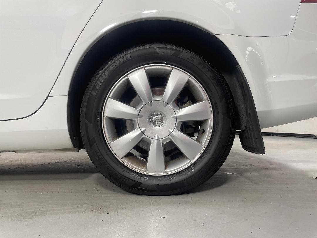 Photo '11' of Holden Commodore