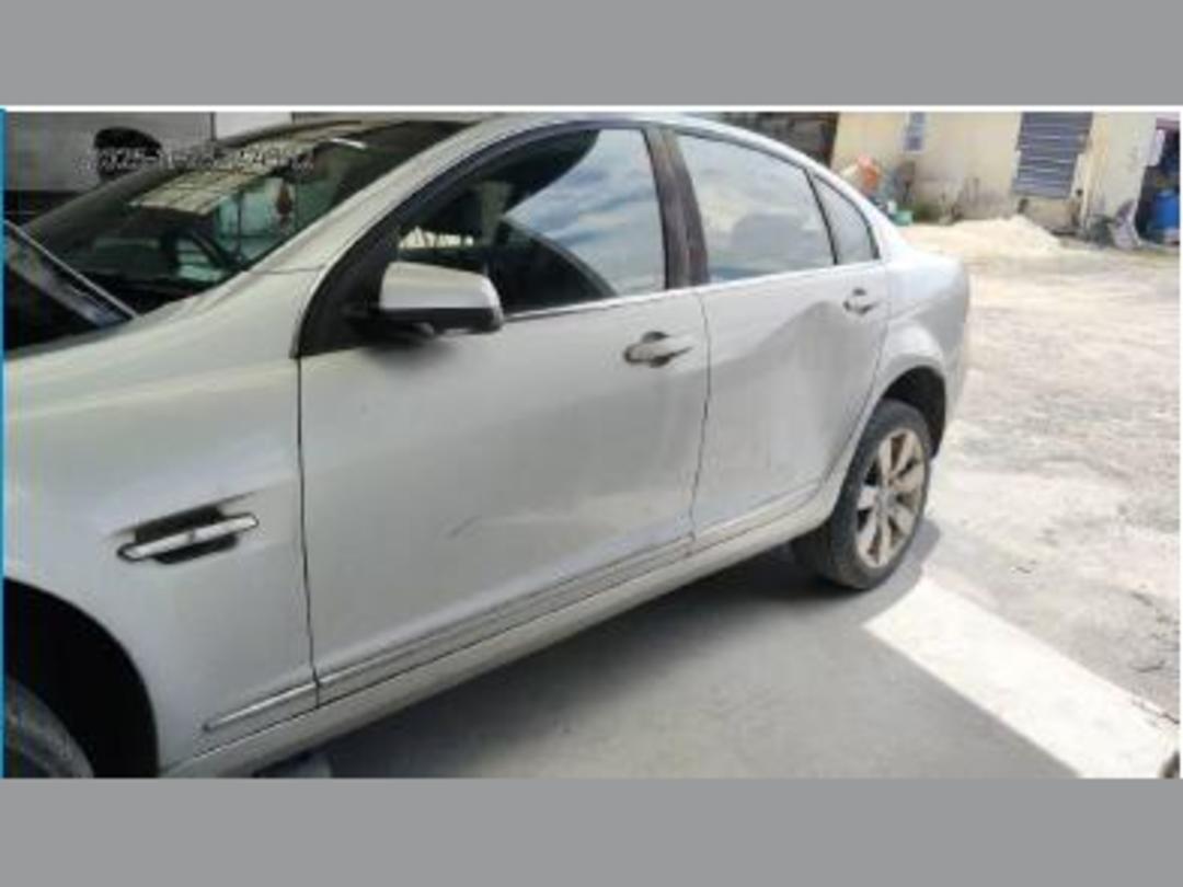 Photo '4' of Holden Commodore Calais-V V6