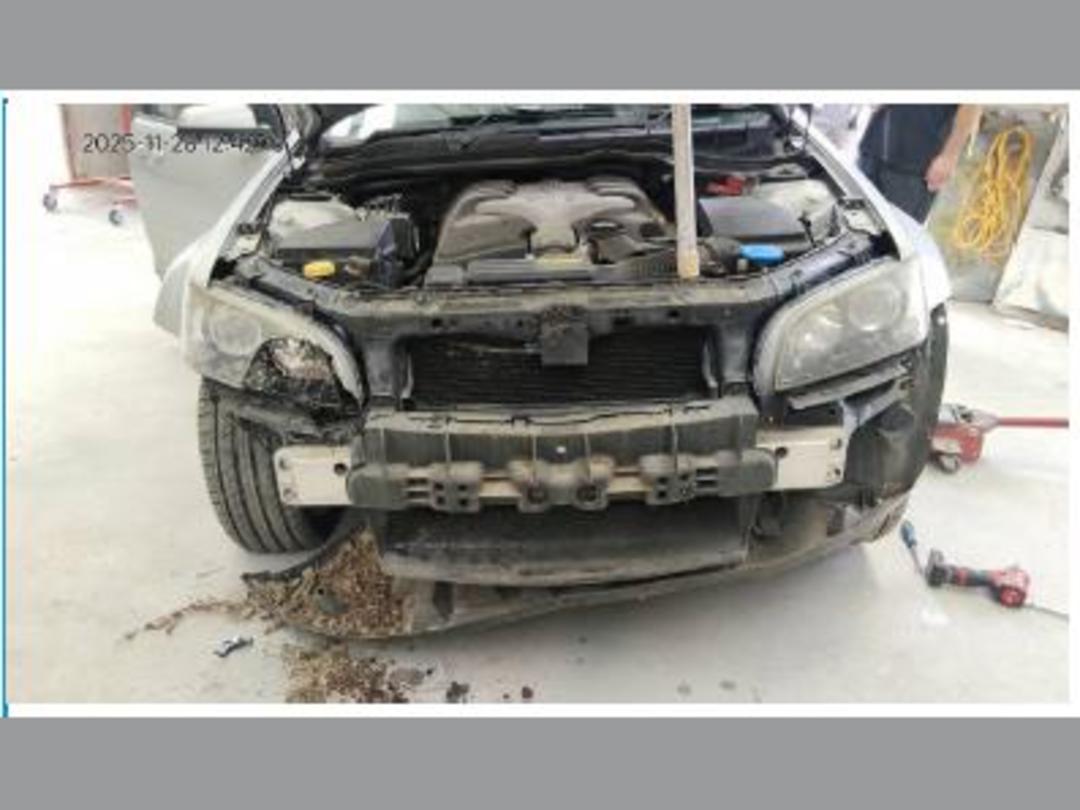 Photo '8' of Holden Commodore Calais-V V6