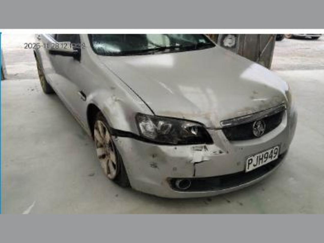 Photo '2' of Holden Commodore Calais-V V6