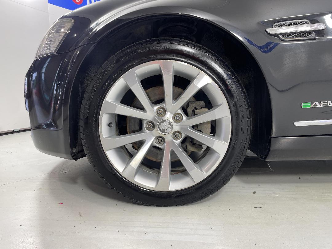 Photo '10' of Holden Commodore Photo '10' of Holden Commodore