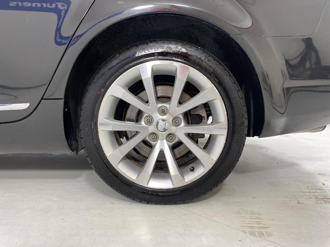 Photo '11' of Holden Commodore Photo '11' of Holden Commodore