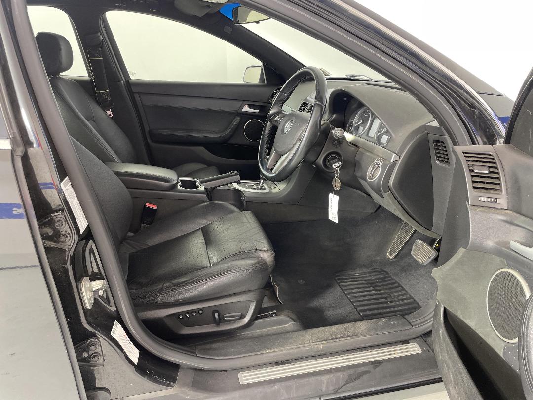 Photo '16' of Holden Commodore Photo '16' of Holden Commodore