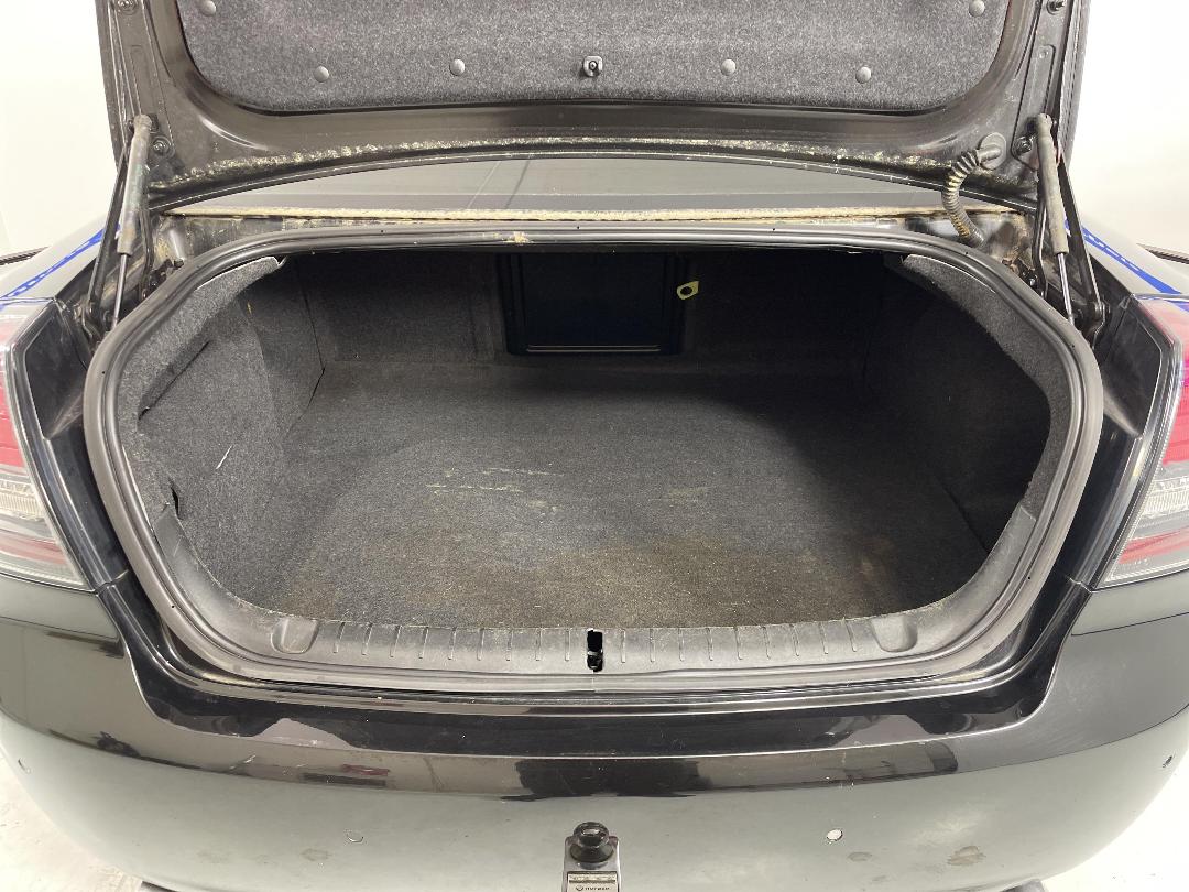 Photo '14' of Holden Commodore Photo '14' of Holden Commodore