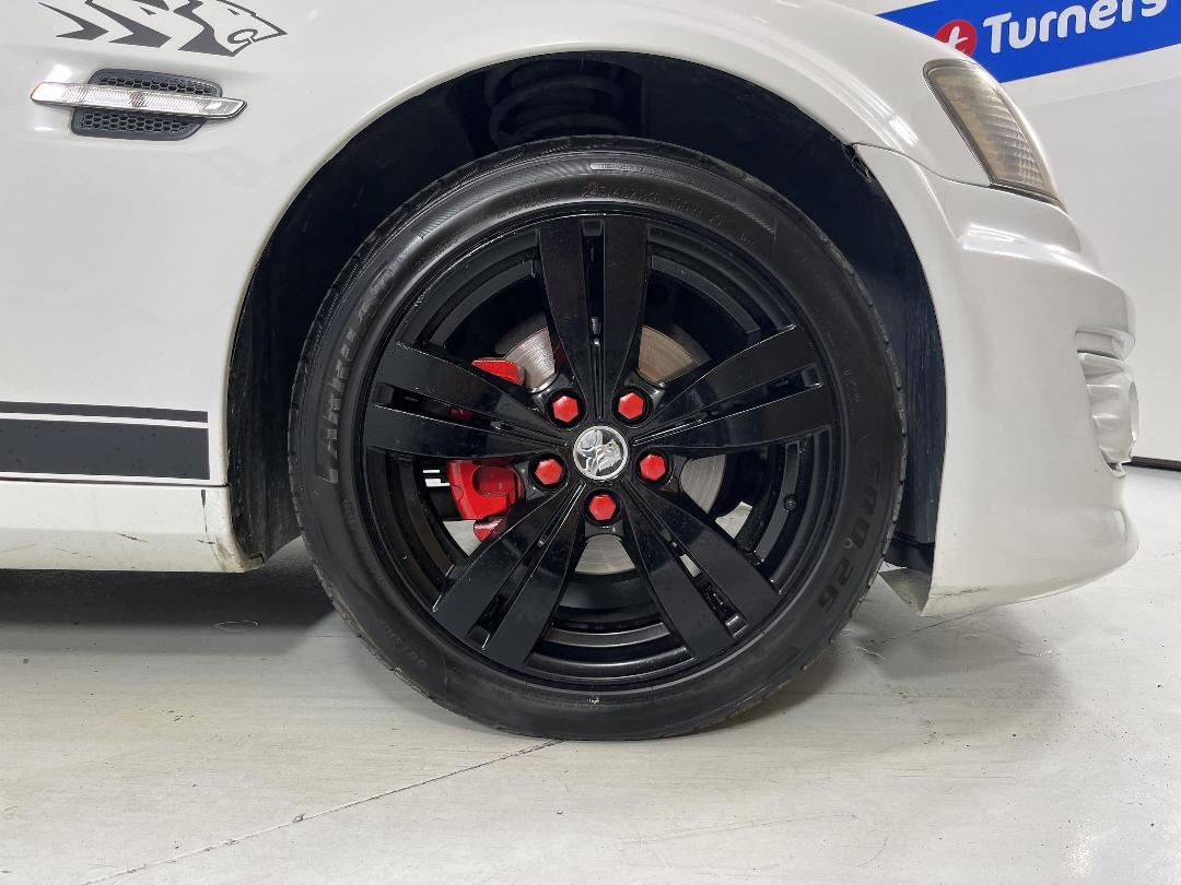 Photo '9' of Holden Commodore Photo '9' of Holden Commodore