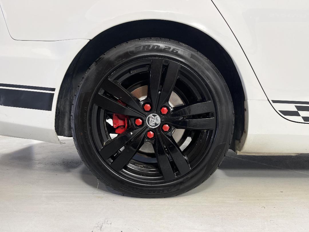 Photo '12' of Holden Commodore Photo '12' of Holden Commodore