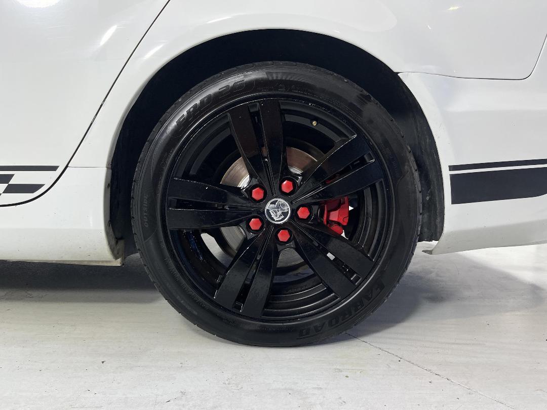 Photo '11' of Holden Commodore Photo '11' of Holden Commodore