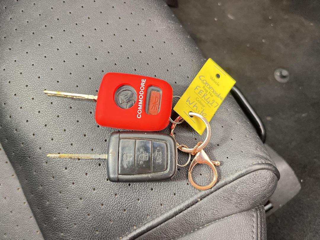 Photo '22' of Holden Commodore Photo '22' of Holden Commodore