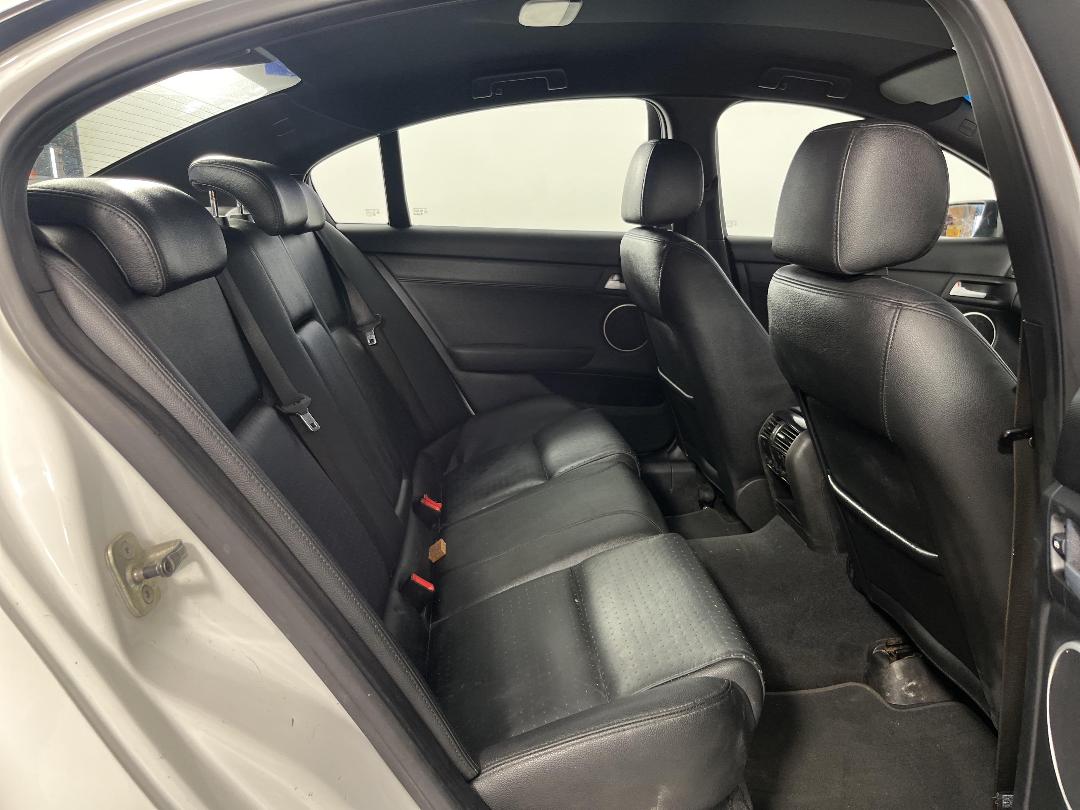 Photo '20' of Holden Commodore Photo '20' of Holden Commodore