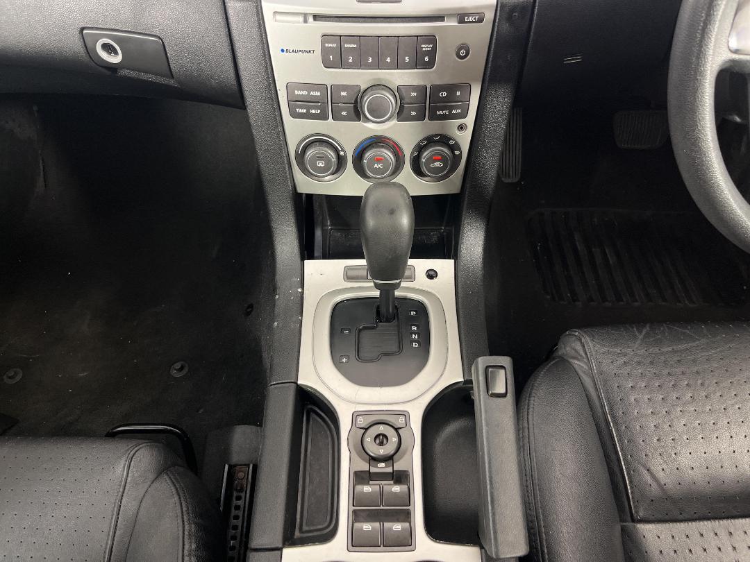 Photo '18' of Holden Commodore Photo '18' of Holden Commodore