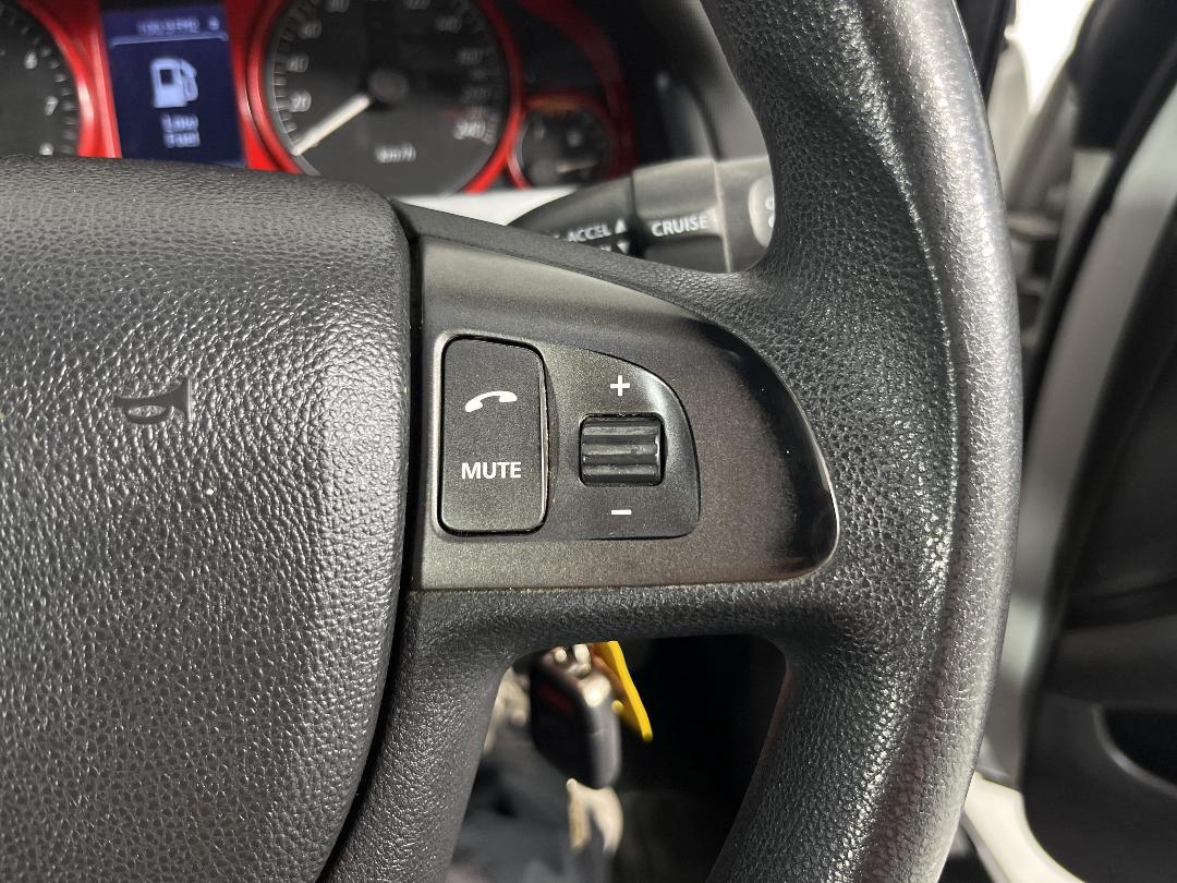 Photo '24' of Holden Commodore Photo '24' of Holden Commodore