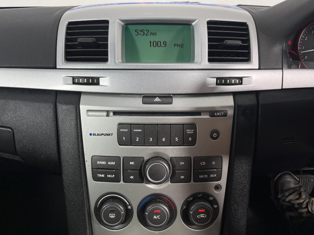 Photo '26' of Holden Commodore Photo '26' of Holden Commodore