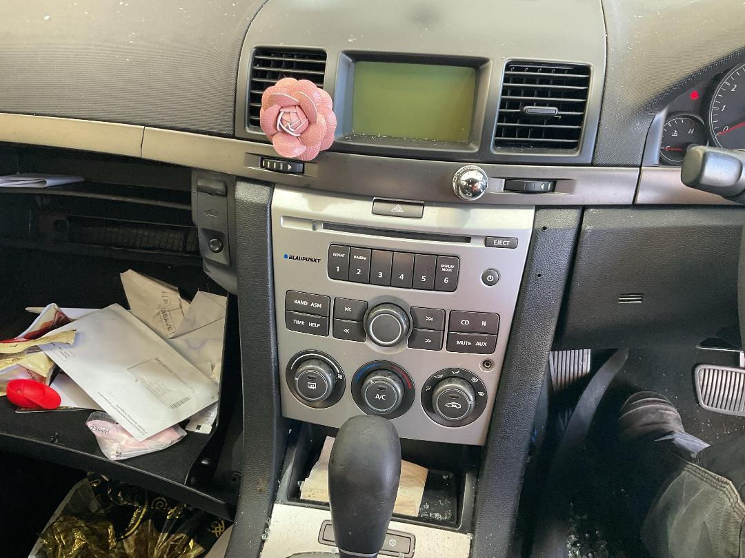 Photo '25' of Holden Commodore V6